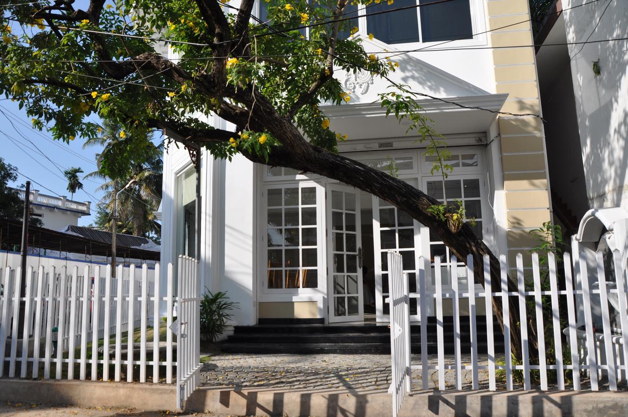 Daffodils Spice Court Hotel Kochi Kültér fotó