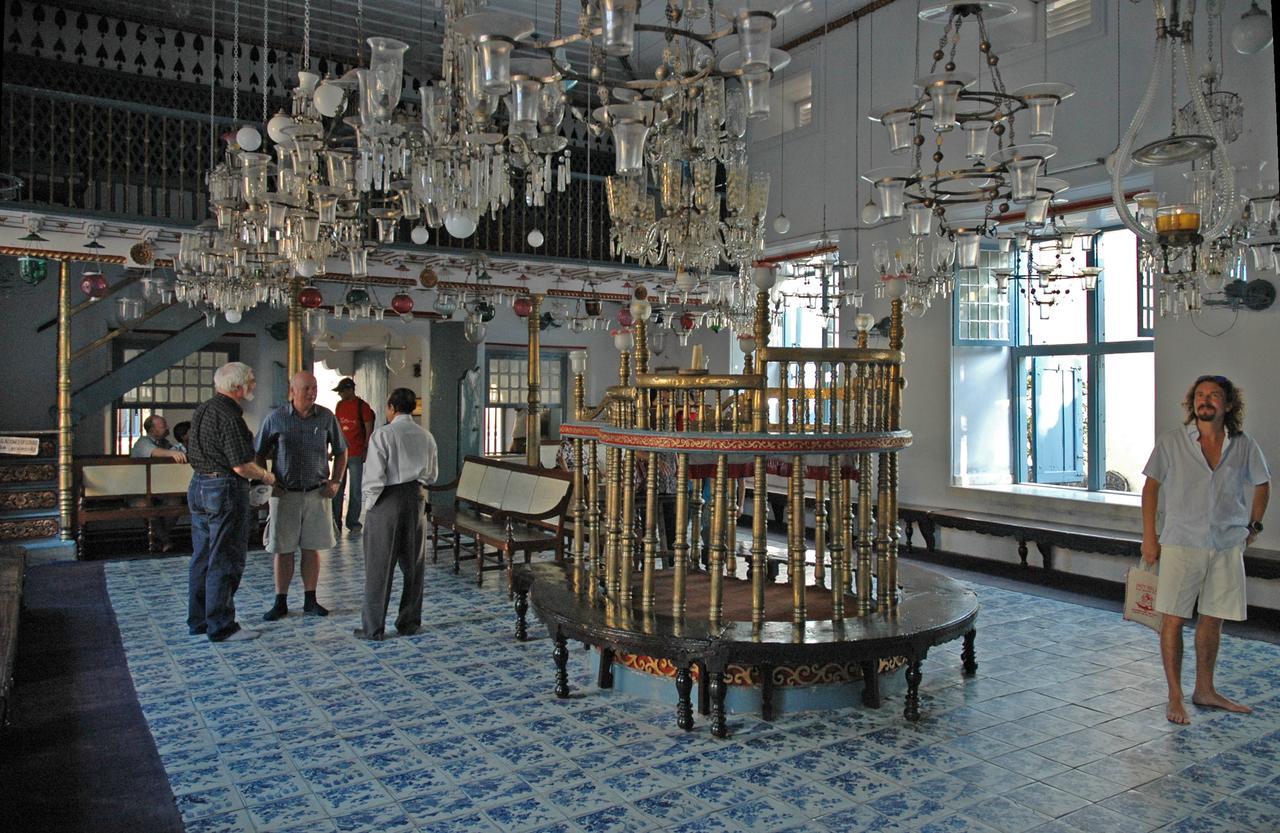 Daffodils Spice Court Hotel Kochi Kültér fotó